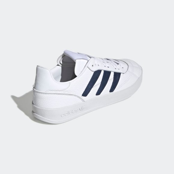Athletic_Shoes